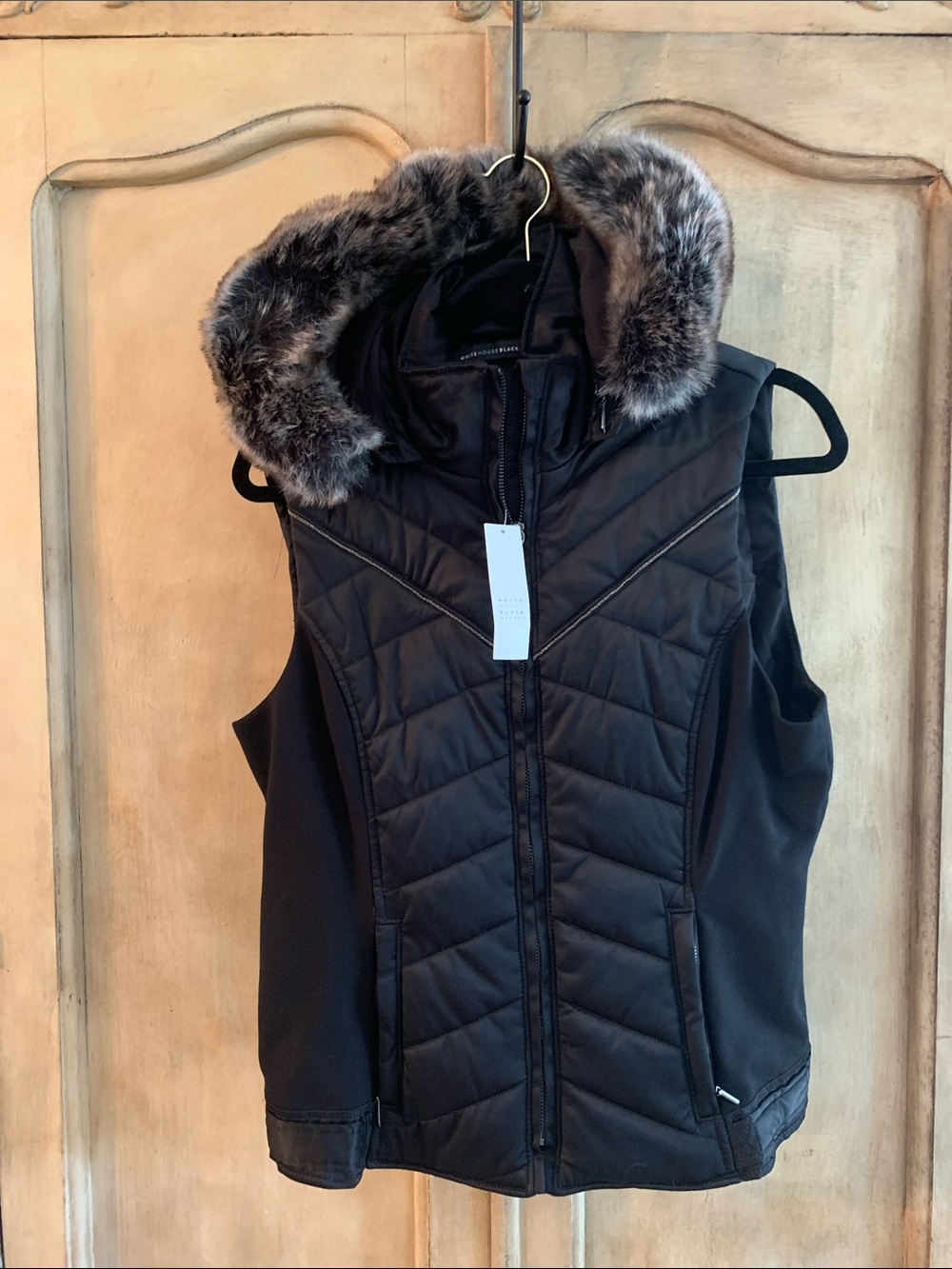 NWT White House Black Market ~ Hooded Puffer Vest ~ Size Medium